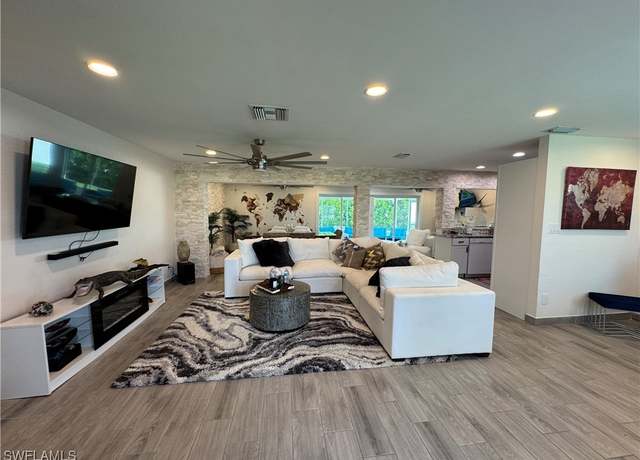 Property at 3720 SE 21st Pl, Cape Coral, FL 33904, 2 beds, 2 baths