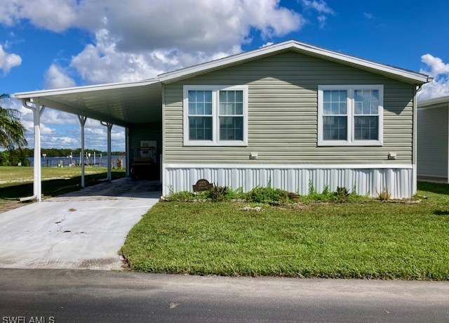 Property at 325 Shoreland Dr E, Fort Myers, FL 33905, 2 beds, 2 baths