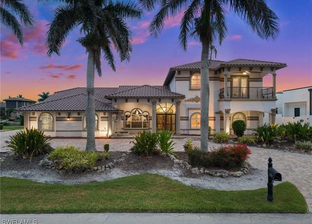 Property at 842 Miramar Ct, Cape Coral, FL 33904, 5 beds, 4.5 baths