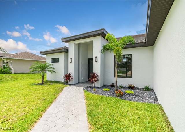 Property at 212 SW 19th Ter, Cape Coral, FL 33991, 4 beds, 3 baths
