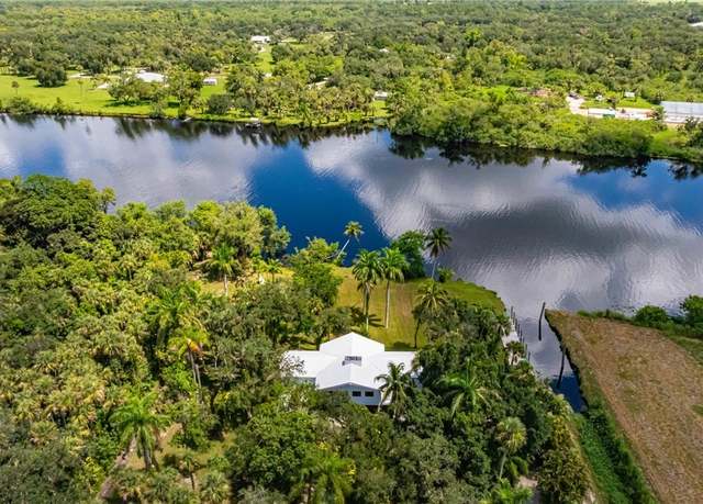 Property at 19481/483 S River Rd, Alva, FL 33920, 6 beds, 4 baths