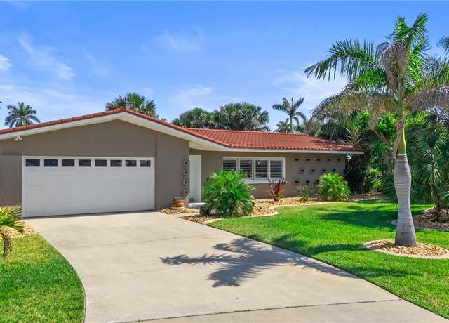 Property at 1017 Dolphin Dr, Cape Coral, FL 33904, 4 beds, 3 baths