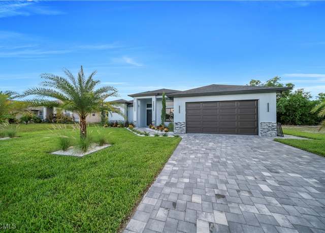 Property at 122 SE 5th Ave, Cape Coral, FL 33990, 3 beds, 2.5 baths
