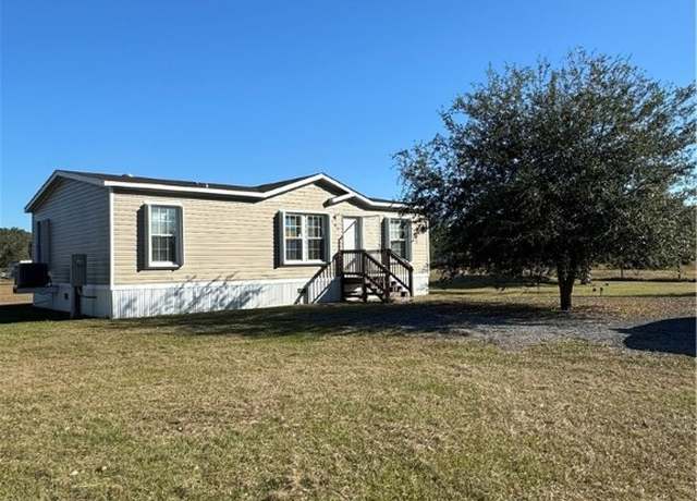 Property at 145 N Granja St, Clewiston, FL 33440, 3 beds, 2 baths