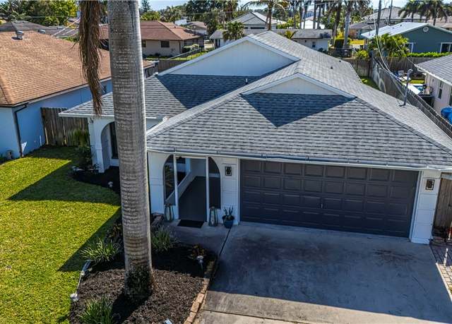 Property at 754 105th Ave N, Naples, FL 34108, 4 beds, 2 baths