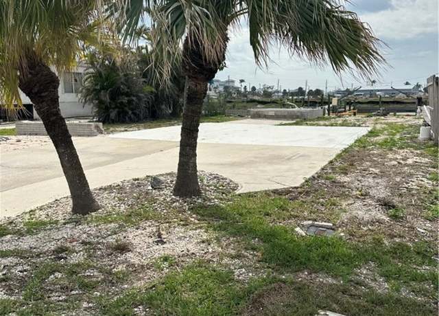 Property at 829 Oak St, Fort Myers Beach, FL 33931