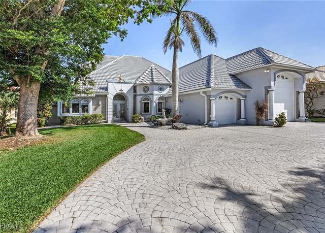 Property at 14871 Laguna Dr, Fort Myers, FL 33908, 3 beds, 3.5 baths