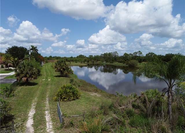 Property at 2305 Desoto Blvd N, Naples, FL 34120