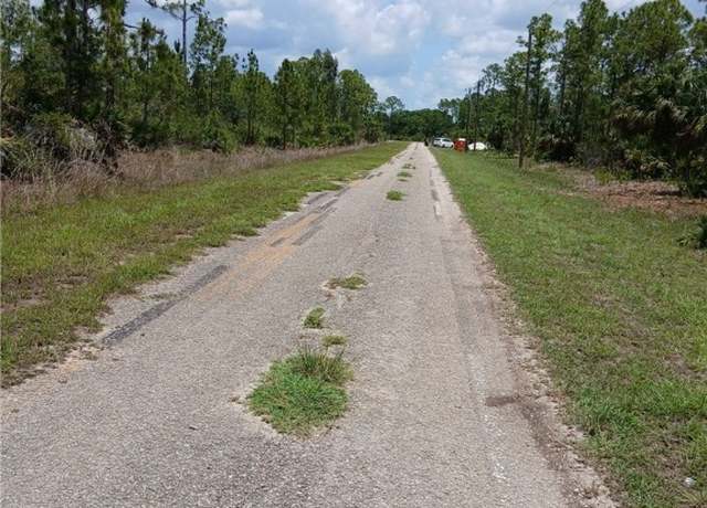 Property at 2142 Winnetka Dr, Lehigh Acres, FL 33972