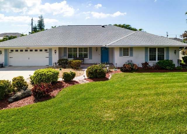 Property at 4883 Royal Palm Dr, Estero, FL 33928, 4 beds, 2.5 baths