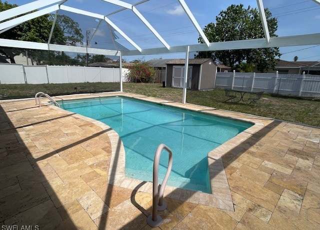 Property at 2107 Woodland Blvd, Fort Myers, FL 33907, 2 beds, 2.5 baths