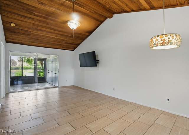 Property at 9401 Lennex Ln, Fort Myers, FL 33919, 2 beds, 2 baths
