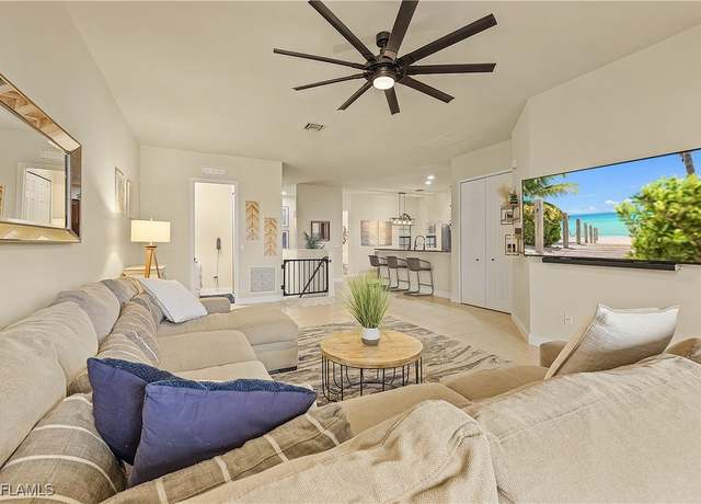 Property at 4820 SW 17th Pl #6, Cape Coral, FL 33914, 2 beds, 2.5 baths