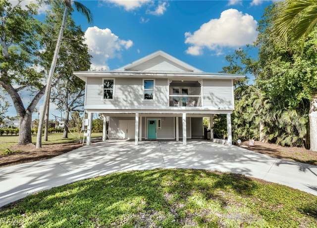 Property at 13450 Coral Dr, Fort Myers, FL 33908, 4 beds, 3 baths