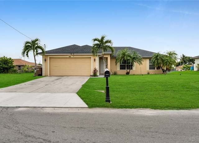 Property at 926 NE 5th Pl, Cape Coral, FL 33909, 4 beds, 2 baths