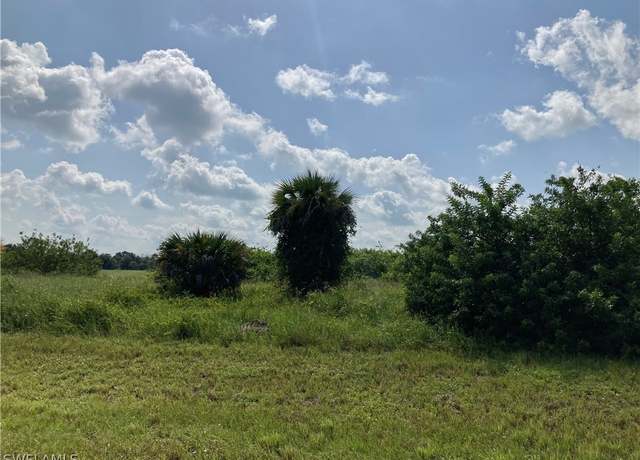 Property at 3049 E Briarwood Cir, Labelle, FL 33935