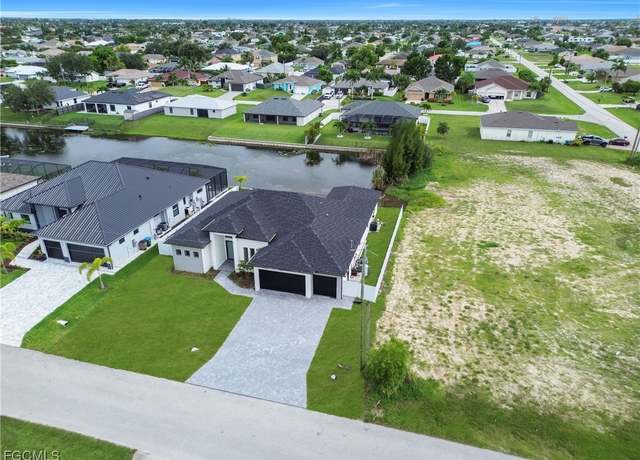 Property at 706 SW 28th St, Cape Coral, FL 33914, 4 beds, 3.5 baths