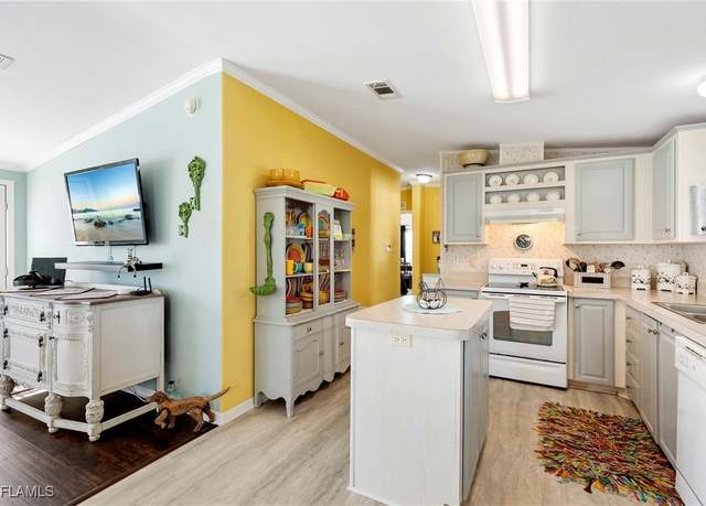 Property at 5558 Palm Beach Blvd #283, Fort Myers, FL 33905, 2 beds, 2 baths