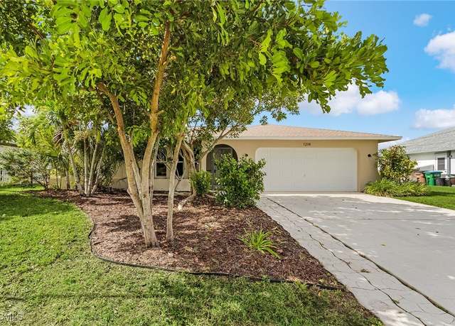 Property at 1214 SE 23rd St, Cape Coral, FL 33990, 3 beds, 2 baths
