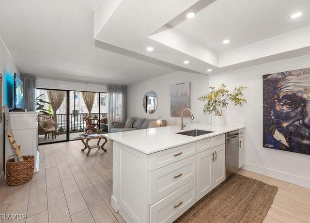 Property at 260 Southbay Dr #107, Naples, FL 34108, 1 bed, 1 bath