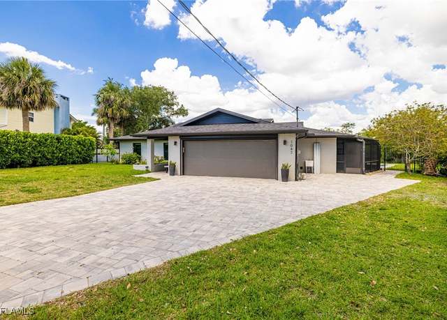 Property at 1047 Averly St, Fort Myers, FL 33919, 3 beds, 3 baths