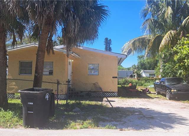 Property at 1043 Lee St, Moore Haven, FL 33471, 2 beds, 1 bath