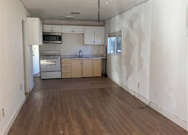 Property at 9991 Connecticut St, Bonita Springs, FL 34135, 2 beds, 2 baths
