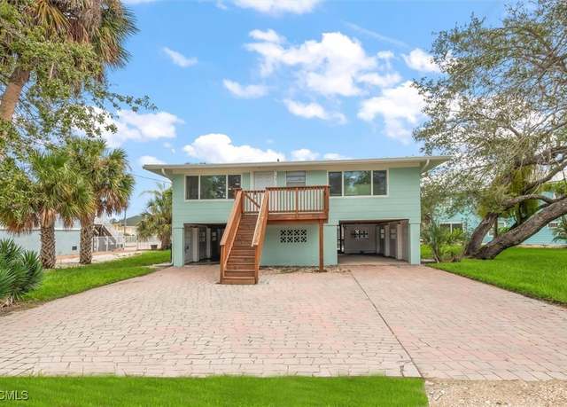 Property at 5481 Oak Ridge Ave, Fort Myers Beach, FL 33931, 2 beds, 2.5 baths