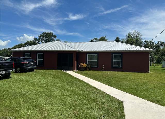 Property at 1208 E Maple St, Arcadia, FL 34266, 4 beds, 2 baths