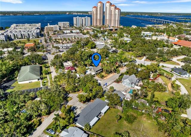 Property at 2218 Brevard Ave, Fort Myers, FL 33901, 5 beds, 5 baths