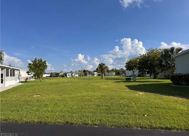 Property at 161 Sun Cir, Fort Myers, FL 33905