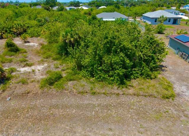 Property at 3040 Birwood Cir, Labelle, FL 33935