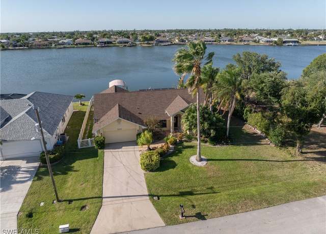 Property at 302 SE 5th St, Cape Coral, FL 33990, 3 beds, 2 baths