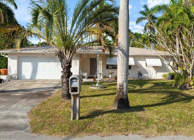 Property at 4241 Riverview Rd, Fort Myers, FL 33905, 2 beds, 2 baths