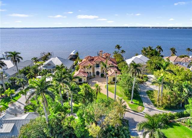 Property at 2704 Shriver Dr, Fort Myers, FL 33901, 4 beds, 6 baths