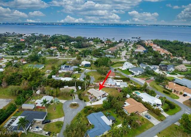 Property at 905 Lucas Rd, Fort Myers, FL 33919, 3 beds, 2 baths
