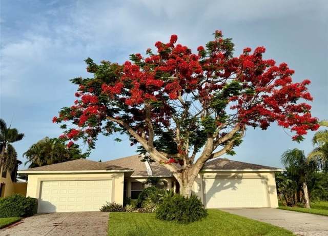 Property at 5013 SW 16th Pl, Cape Coral, FL 33914, 4 beds, 4 baths
