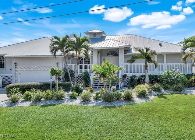 Property at 656 Coral Dr, Cape Coral, FL 33904, 3 beds, 2.5 baths