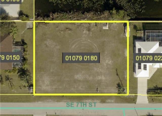 Property at 429 SE 7th St, Cape Coral, FL 33990