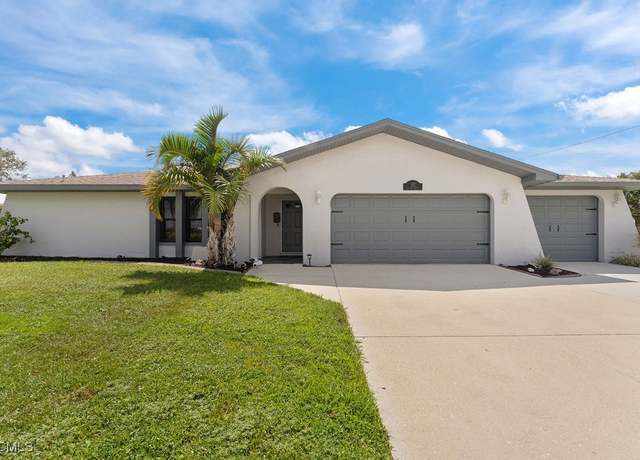 Property at 102 SE 15th Ave, Cape Coral, FL 33990, 2 beds, 2.5 baths