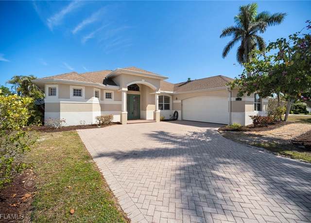 Property at 10347 Wood Ibis Ave, Bonita Springs, FL 34135, 3 beds, 2.5 baths