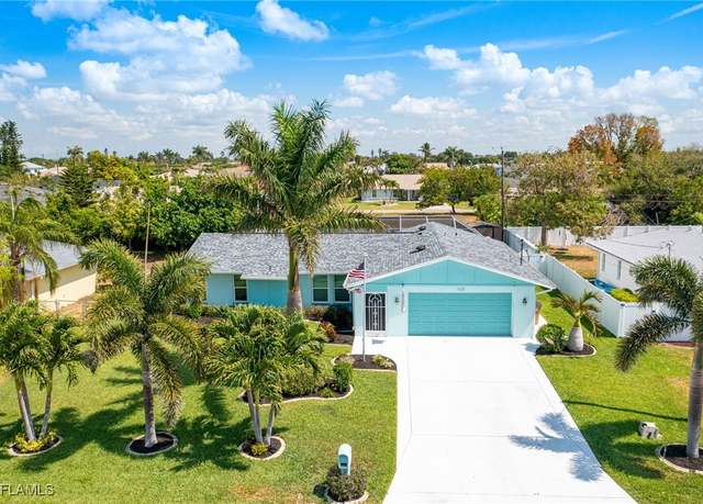 Property at 1435 SE 22nd Ter, Cape Coral, FL 33990, 3 beds, 2 baths