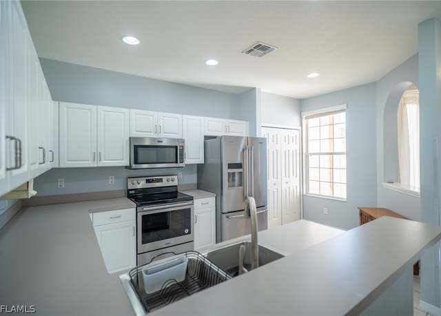 Property at 4336 Avian Ave, Fort Myers, FL 33916, 2 beds, 2 baths