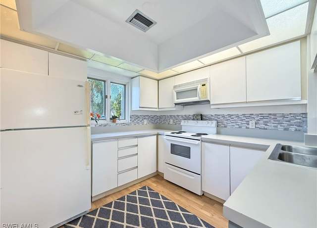 Property at 1632 Spoonbill Ln Unit B, Naples, FL 34105, 2 beds, 2 baths
