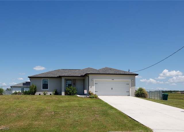 Property at 9048 Lamkin Cir, Labelle, FL 33935, 3 beds, 2 baths