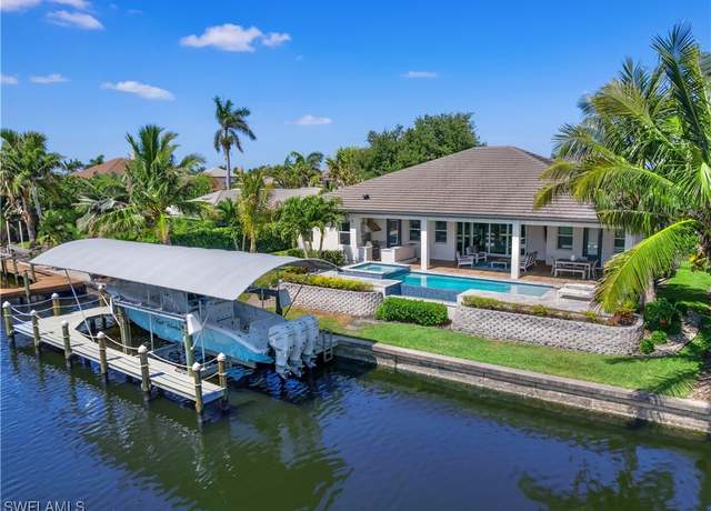 Property at 6617 Joanna Cir, Fort Myers, FL 33919, 3 beds, 3.5 baths