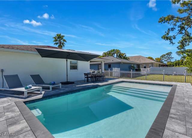 Property at 855 98th Ave N, Naples, FL 34108, 3 beds, 2 baths