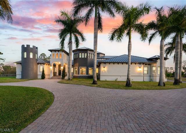 Property at 18528 Baseleg Ave, North Fort Myers, FL 33917, 4 beds, 5.5 baths