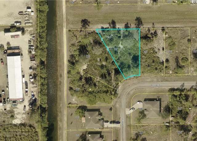 Property at 428 Mcclure St, Lehigh Acres, FL 33972