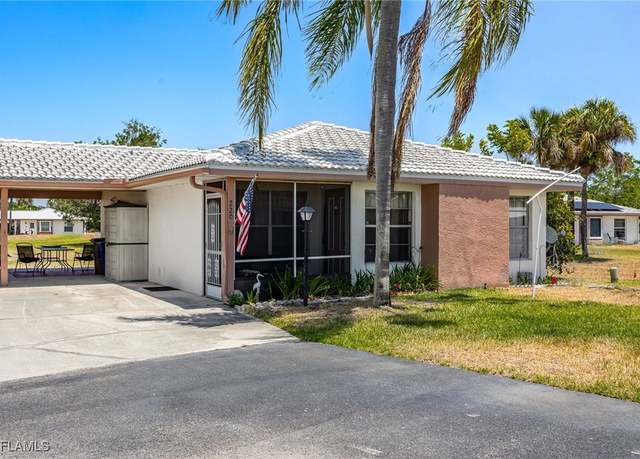Property at 220 Oakmont Pkwy, Lehigh Acres, FL 33936, 2 beds, 2 baths